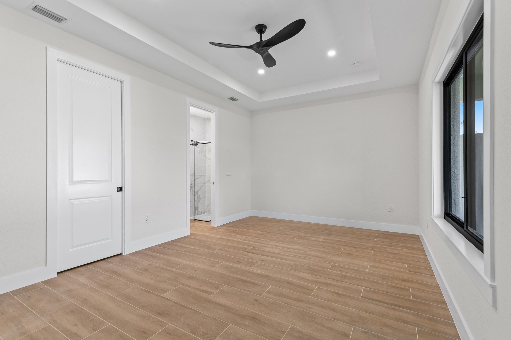 Master bedroom tray ceiling