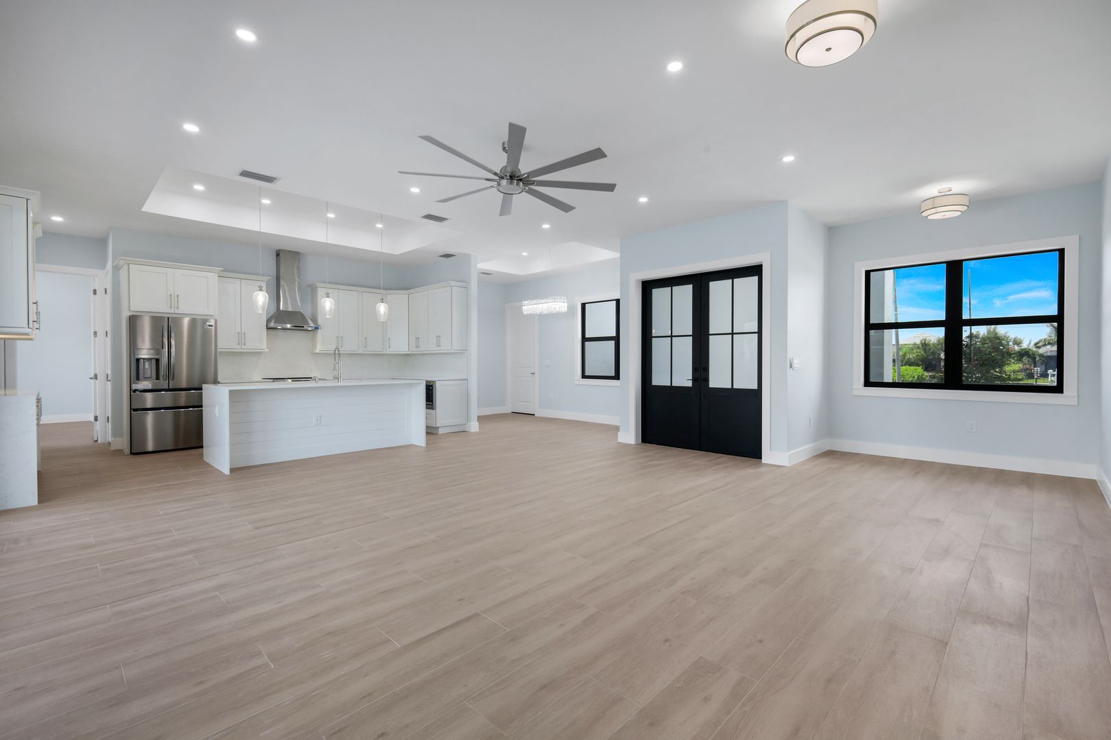 Oikos white kitchen